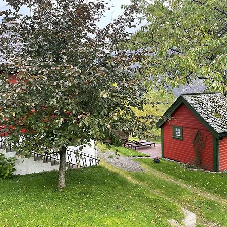 Kvammen Apartment Saebo (Vestland)